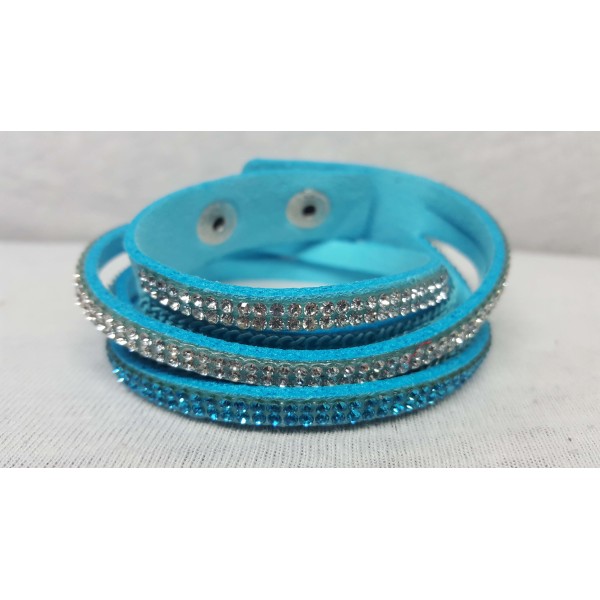 Textile bracelet with crystal type stones, azure color